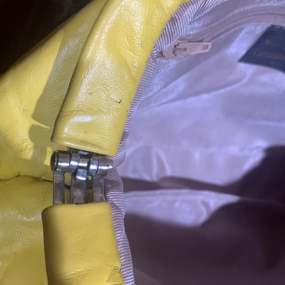 Vintage Yellow Leather Purse with Floret - Picture 11 of 16